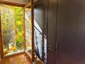 Viel Stauraum und Zugang zum Garten - 