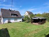 Garten mit Gartenhaus - 8 Zimmer Einfamilienhaus zum Kaufen in Unnau