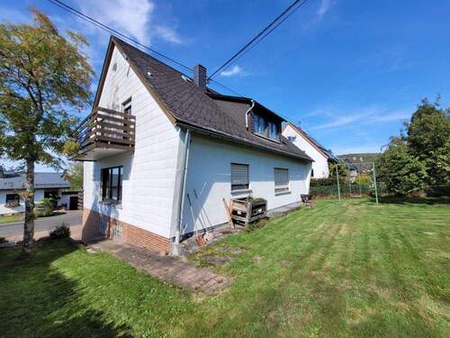 Seitenansicht - 8 Zimmer Einfamilienhaus in Unnau