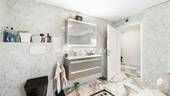 KG Badezimmer 2 - 