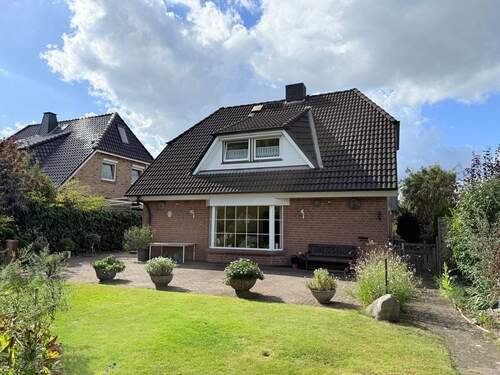 Hausansicht Gartenseite - 4 Zimmer Einfamilienhaus zum Kaufen in Neumünster