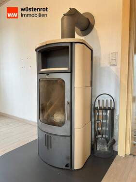 Schöner Holzofen für echte Wärme - 