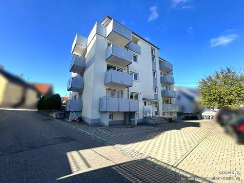Hausansicht - 3 Zimmer Etagenwohnung zum Kaufen in Laichingen
