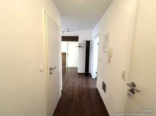 Flur - 3 Zimmer Etagenwohnung in Laichingen