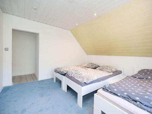 Zimmer 1 rechts (OG) - 