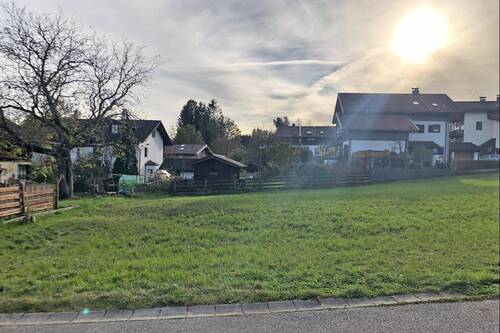 Blick auf das Grundstück - 