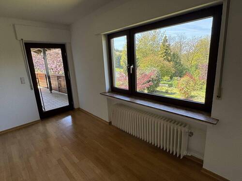 SZ EG mit Balkonaustritt - 