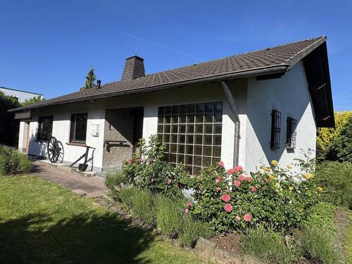 Vorderansicht - 6 Zimmer Einfamilienhaus zum Kaufen in Waldbröl