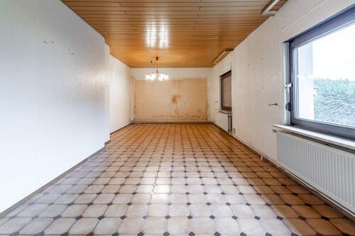 Wohnzimmer - EG - 6 Zimmer Einfamilienhaus zum Kaufen in Ummern