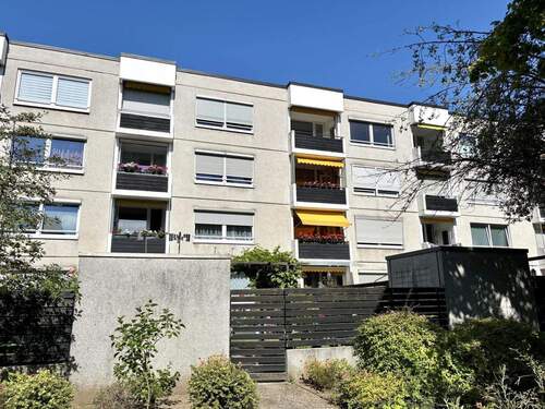 Rückansicht Gebäude - Einziehen und Wohlfühlen - 138.000,00&nbsp;EUR Kaufpreis, ca.&nbsp; 72,50&nbsp;m&sup2;&nbsp;Wohnfl&auml;che