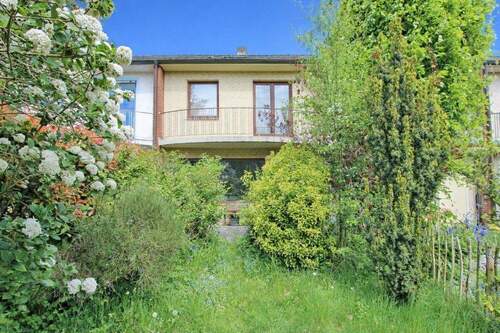 Außenansicht (mit KI bearbeitet) - 4 Zimmer Reihenmittelhaus zum Kaufen in Halstenbek