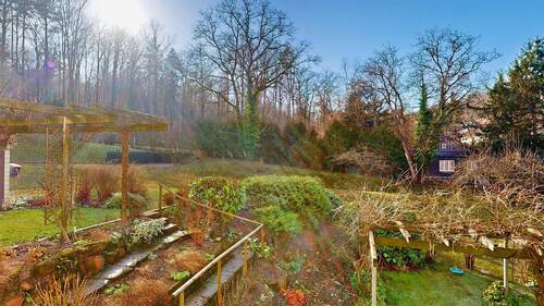 00 Ausblick zum Wald - 'Ruhe + Licht + Grünblick' in Botnang, gepflegte 3-Zi.-ETW mit 2 Balkonen, ca. 100 m² Wfl.