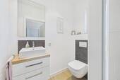 Gäste-WC mit Dusche - 