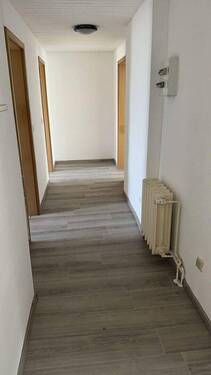 Bild 1 - ! Roßlau - renovierte - 2 - Raum - Wohnung ! AB SOFORT !