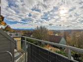 Aussicht - Sonnige, vollmöbilierte 3 Zimmer-Wohnung mit Süd-Balkon - Bergblick und Blick über Kempten!