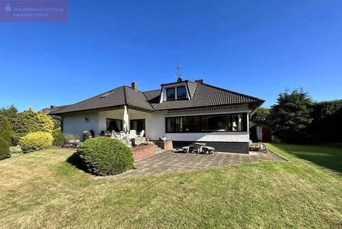 Blick aus dem Garten - Eine wahre Liebe ! - 518.000,00&nbsp;EUR Kaufpreis, ca.&nbsp; 208,00&nbsp;m&sup2;&nbsp;Wohnfl&auml;che