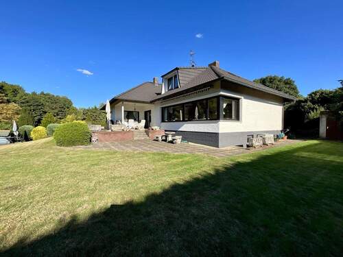 Blick aus dem Garten - 5 Zimmer Einfamilienhaus zum Kaufen in Wedemark