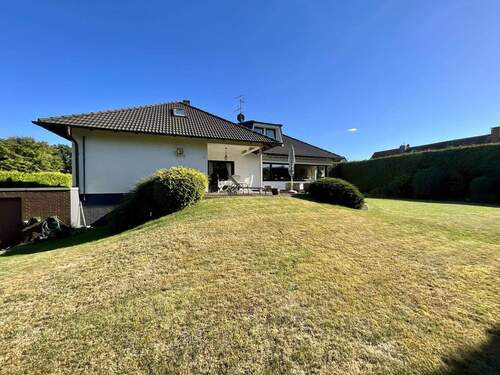 Blick aus dem Garten - 