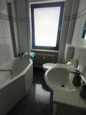 Bad - 3 Zimmer Etagenwohnung in Seeheim-Jugenheim