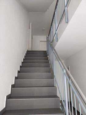 Treppenhaus - Etagenwohnung mit 51,40 m&sup2; in Rotenburg zur Miete