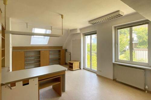 Sprechzimmer mit Balkon - 