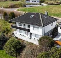Nachhaltig Wohnen: Autarkes & hochwertiges Wohnhaus mit Einliegerwohnung und Weitblick - Hellenthal