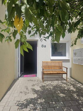 Hauseingang - 4 Zimmer Etagenwohnung zum Kaufen in Jestetten