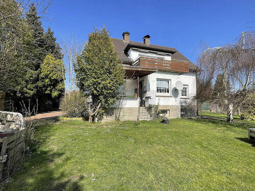 Hausansicht vom Garten - 7 Zimmer Einfamilienhaus zum Kaufen in Porta Westfalica