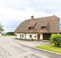Familienfreundliches Wohnen| Zweifamilienhaus mit neuer Doppelgarage und großem Garten in Schweikhof - Rickenbach / Schweikhof Willaringen