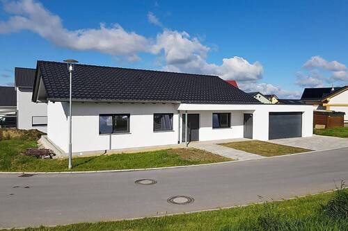 Objektbild - Exklusiver Neubau mit hochwertiger Ausstattung . Energieeffizient . Barrierefrei . Erstbezug