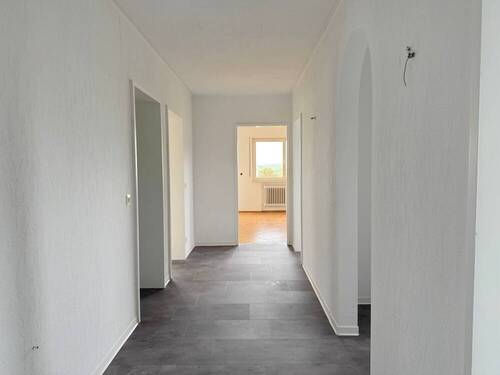 Flur - Etagenwohnung mit 76,00 m² in Steinheim an der Murr zum Kaufen