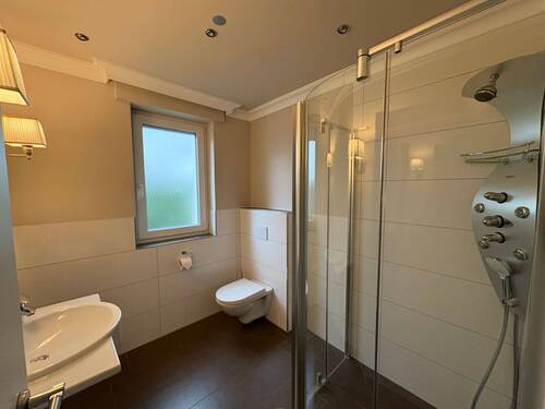 Badezimmer Erdgeschoss - 