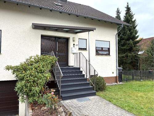 Hauseingang - 3 Zimmer Etagenwohnung zur Miete in Bad Marienberg