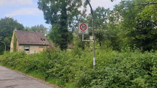 Bild 1 - 1350 qm Entwicklungsgrundstück mit 2 abrissreifen Häusern