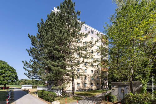 Zuweg zum Wohnhaus - Etagenwohnung mit 79,00 m² in München zum Kaufen