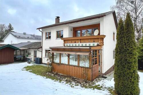 Außen - 6 Zimmer Mehrfamilienhaus, Wohnhaus in Reischach