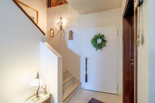 Eingangsbereich - 6 Zimmer Einfamilienhaus zum Kaufen in Schmallenberg