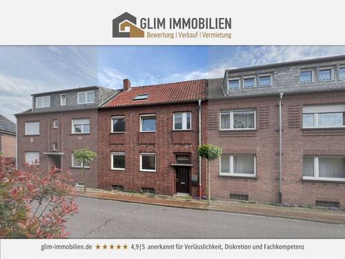 Fassade - Familienfreundliches Zweifamilienhaus mit Potenzial in zentraler Lage von Tönisvorst - St. Tönis
