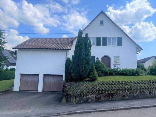 Ansicht - 6 Zimmer Mehrfamilienhaus, Wohnhaus in Baden-Württemberg - Fellbach