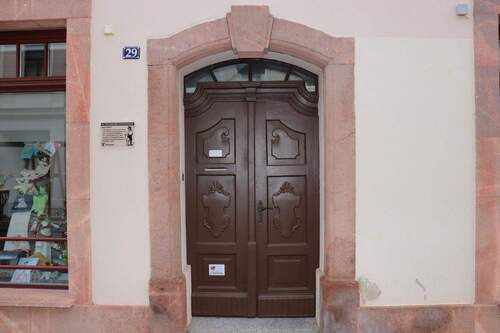 Fronteingang Gewerbe - 5 Zimmer Reihenmittelhaus in Grimma