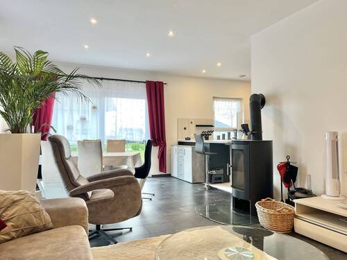 Das großzügige Wohnzimmer - 