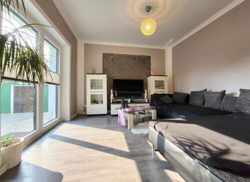 ca. 31 m² Wohnzimmer mit Terrassenzugang - 