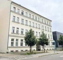 Was will man mehr? + 2 Zimmer mit Terrasse & kleinem Gartenbereich + Einbauküche + PKW-Stellplatz - Leipzig Gohlis-Süd