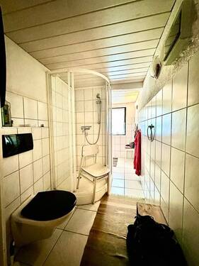 zweites Bad im EG - 