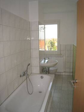 Bad.JPG - 3 Zimmer Etagenwohnung zur Miete in Kemberg