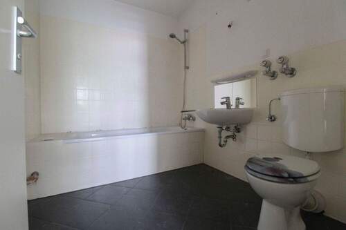 Badezimmer 4.OG links - 