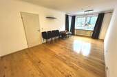 Wohnzimmer - 2 Zimmer Etagenwohnung zum Kaufen in München