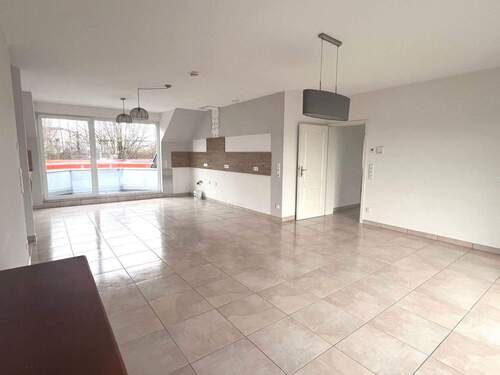 Wohn - / Essbereich - Großzügige 5-ZKB-Dachgeschosswohnung mit Garage – Goethestraße, Kleinblittersdorf