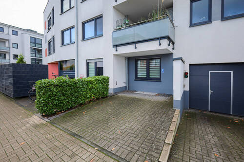 Stellplatz - 4 Zimmer Etagenwohnung in Hilden