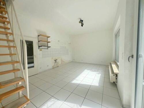 Wohn-, Ess-, Kochbereich - 1 Zimmer Etagenwohnung in Schwaig-Behringersdorf